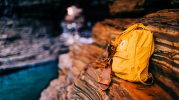 tsanta-wmoy-h-backpack-poia-einai-h-kalyterh-epilogh