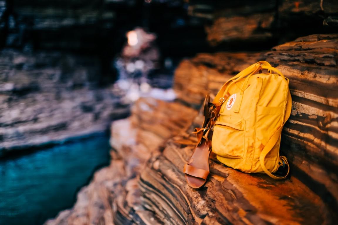 tsanta-wmoy-h-backpack-poia-einai-h-kalyterh-epilogh